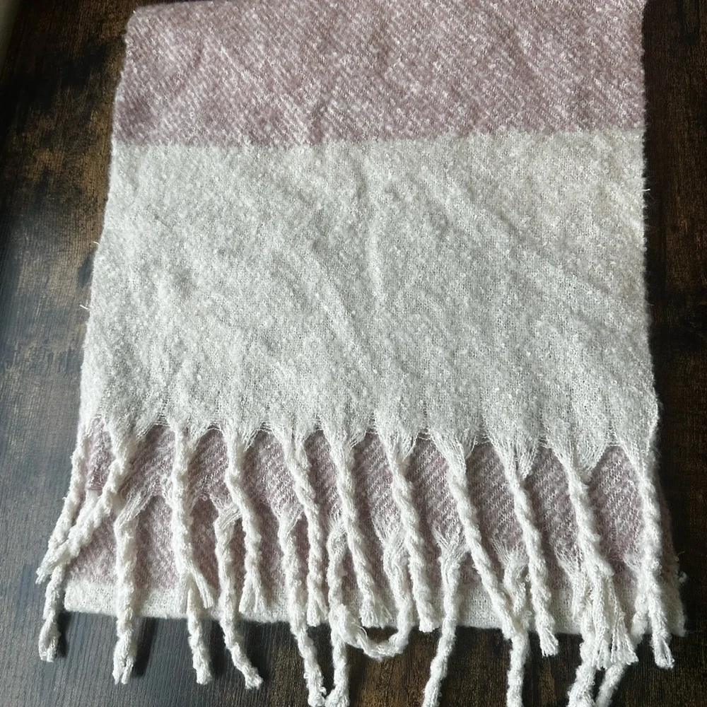 Gentle Fawn Cozy Oversized Fringe Trim Blanket Scarf NWT